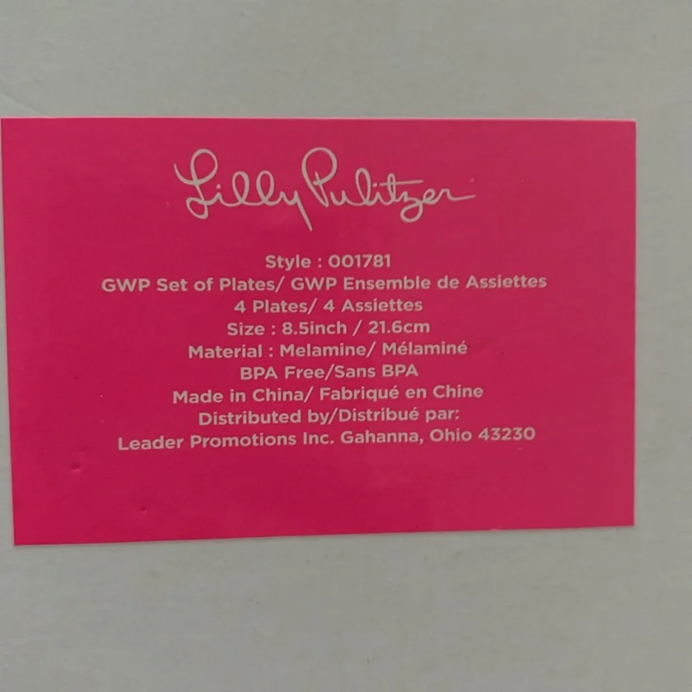 New with tags Lilly Pulitzer set of 4 plates